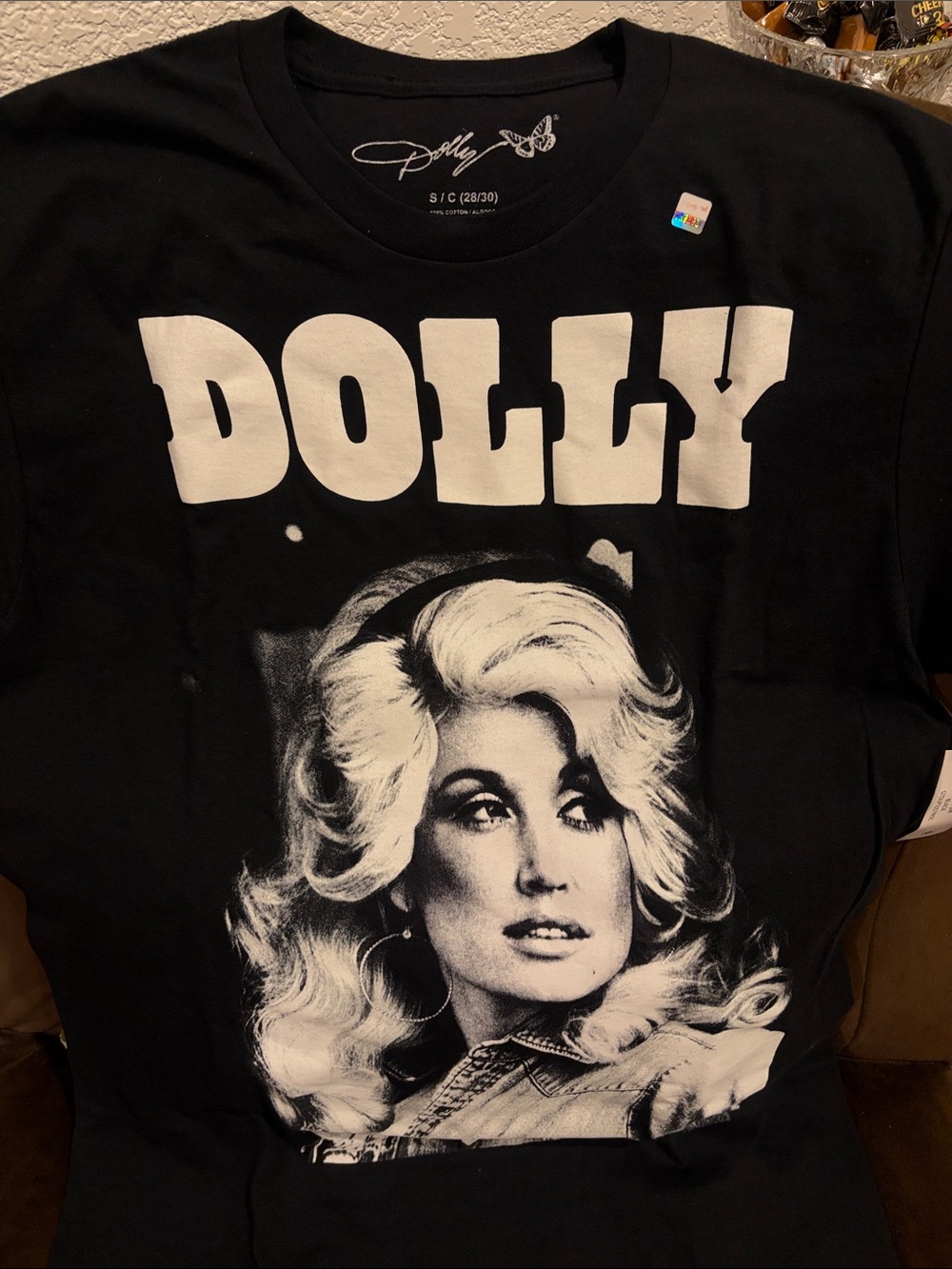 New Official Dolly Parton Bkack Tee w/Dolly Portrait